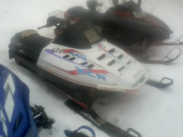 YAMAHA.CAT.TRIPLE'S,XCR440,ICE.FISHING+KIDS.SLEDS.CALL7802409380 in Snowmobiles in Edmonton - Image 2