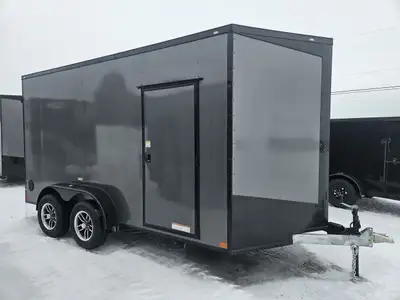 Remorque fermée 7x14 + V-Nose 2' Extra hauteur 7.3' haut interieur Flambant neuve 2026 2 essieux 350...
