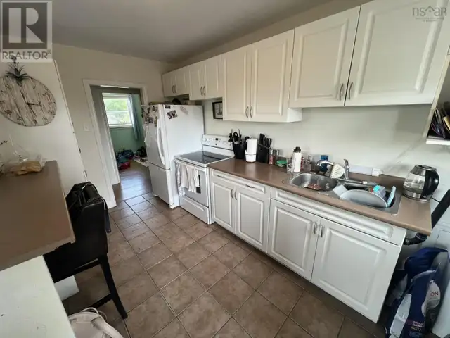 24 Charles Street Dartmouth, Nova Scotia in Houses for Sale in Dartmouth - Image 3