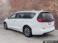 Come see this 2021 Chrysler Pacifica Hybrid Limited before it's too late! * This Chrysler Pacifica H... (image 2)