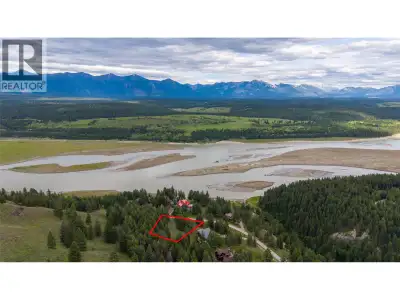Welcome to Koocanusa Ranch, where adventure, recreation, and natural beauty come together. This exce...