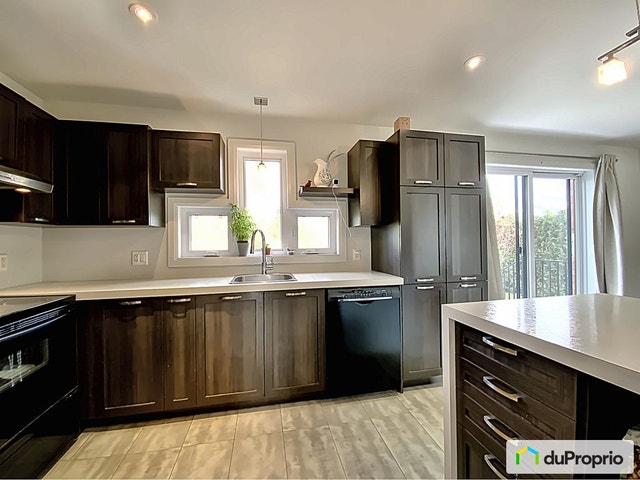 $549,000 - Townhouse for sale in Neufchatel — photo 1