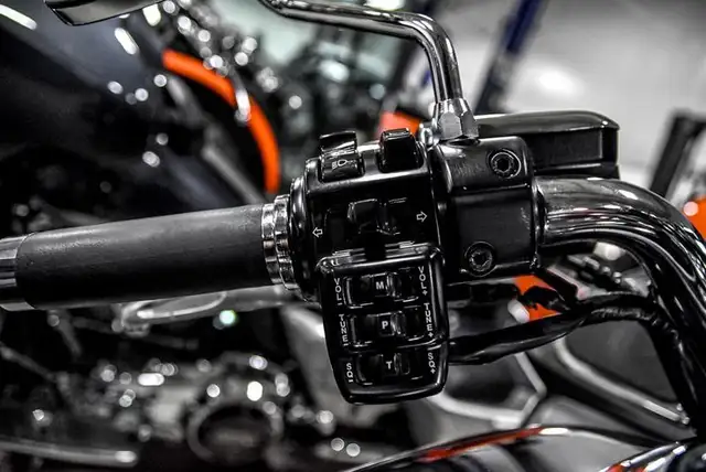 2016 Kawasaki Motorcycle Cruiser in Cars & Trucks in Markham / York Region - Image 13