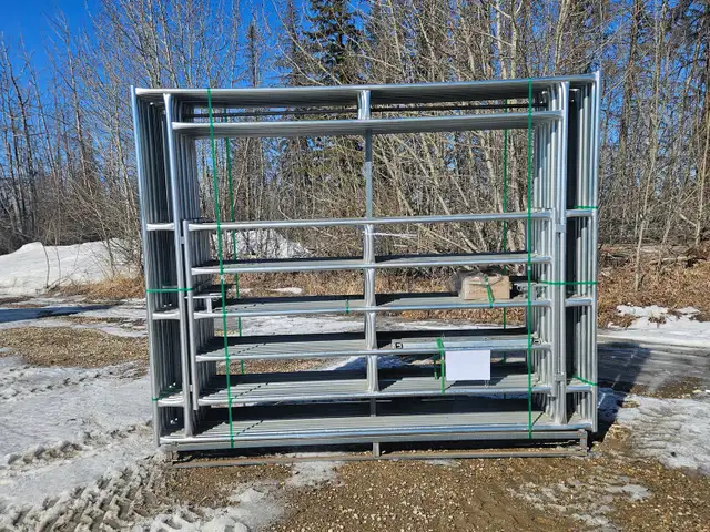 (14) 10 Ft Frame Gates in Farming Equipment in Edmonton - Image 4