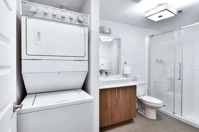 B&C Apartments - 2 Bedroom available at 1255 rue De Bullion, Mon in Long Term Rentals in City of Montréal - Image 8
