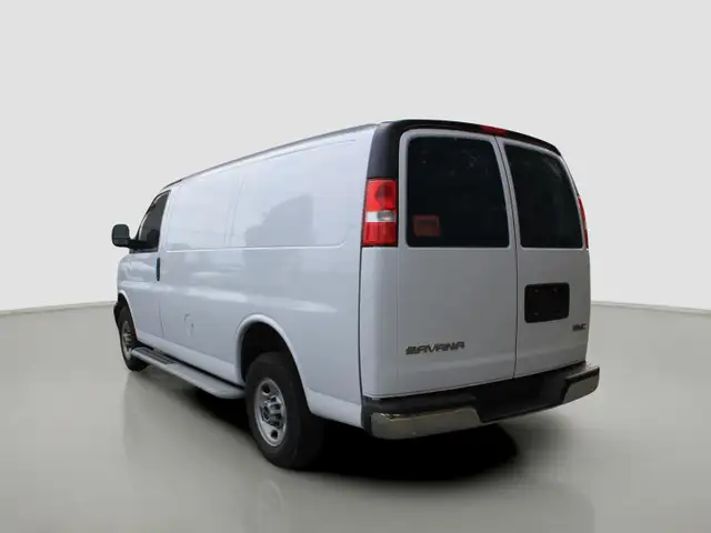 2023 GMC Savana Cargo Base in Cars & Trucks in Comox / Courtenay / Cumberland - Image 6