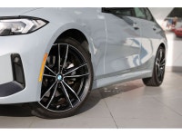 Sunroof, Heated Seats, Apple CarPlay, Navigation, Blind Spot Detection, Lane Departure Warning, Forw... (image 2)