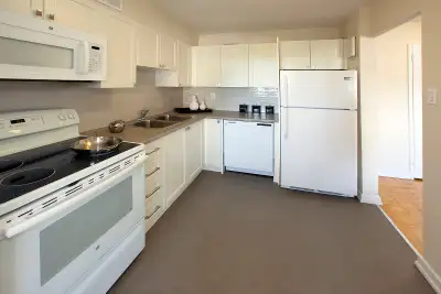 1 Bedroom Apartment for Rent Bathurst /Steeles in North York!, View more