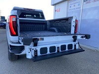 Take a look at this FULLY-LOADED Denali 3500 Heavy-Duty DURAMAX Diesel.... With every option includi... (image 4)