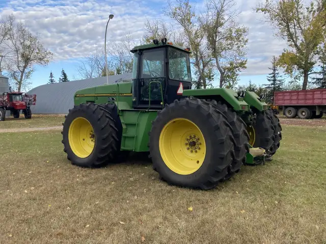 1993 John Deere 4WD Tractor 8770 in Farming Equipment in Edmonton - Image 5