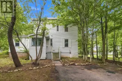 Looking for a spot to live while also having extra space as a secondary suite or independent family...