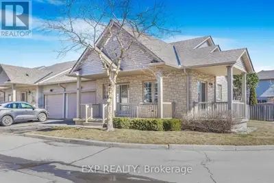 Welcome to Binbrooks sought-after Adult Lifestyle Community! This award-winning Grandview design fea...