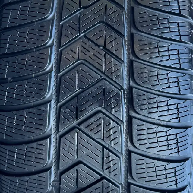 (80%) 4x MB GLC 43 AMG 19" OEM RunFlat Winter Wheels Package in Tires & Rims in City of Toronto - Image 5