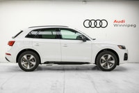 This Audi Q5 boasts a Intercooled Turbo Gas/Electric I-4 2.0 L/121 engine powering this Automatic tr... (image 3)