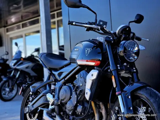 2024 Triumph Trident 660 Sapphire Black in Street, Cruisers & Choppers in Oshawa / Durham Region - Image 10
