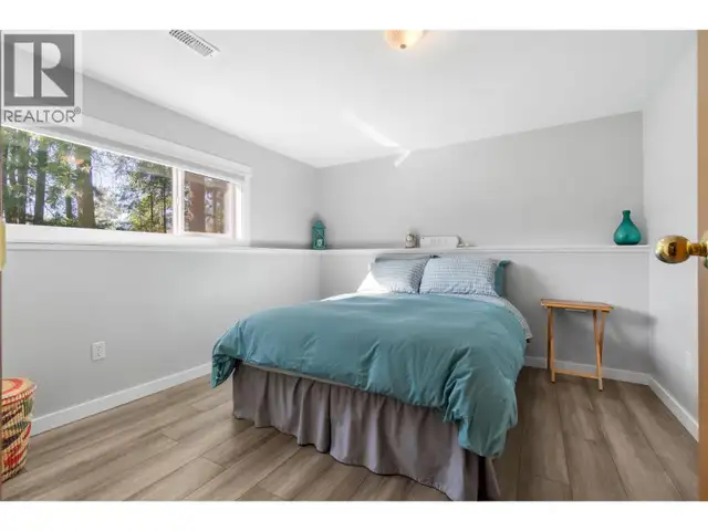 610 10th Avenue NW Nakusp, British Columbia in Houses for Sale in Nelson - Image 21