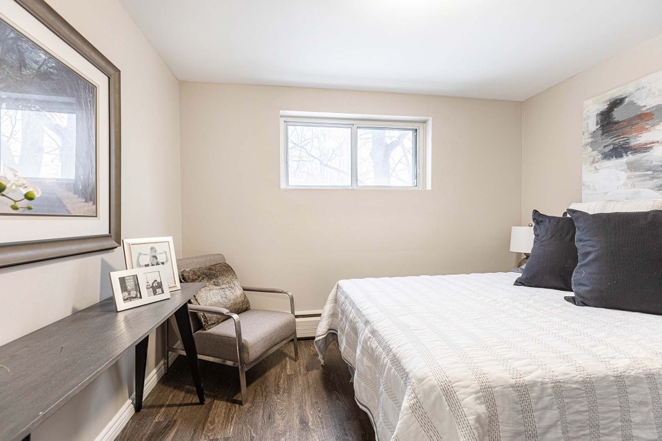 Practical, Affordable 1 Bedroom Apartment Minutes to Downtown 4