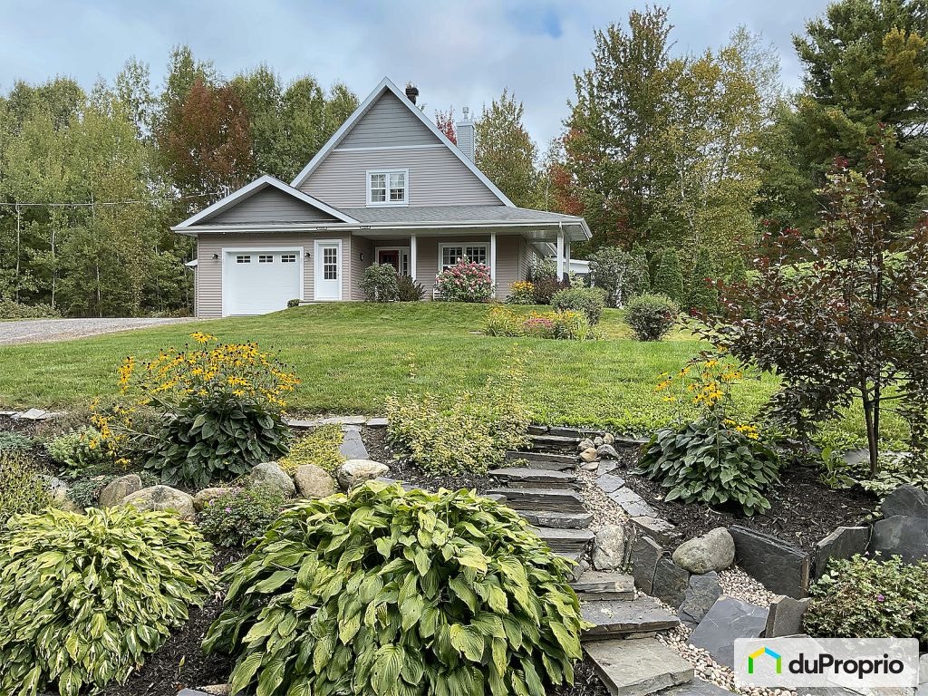 $695,000 - Intergenerational for sale in Magog — photo 1