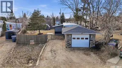 Are you looking for easy living? This mobile home is sitting on one of the largest corner yards in C...