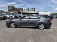 La Lexus ES 350 2018 est une berline de luxe raffinée qui se distingue par son confort exceptionnel,... (image 7)