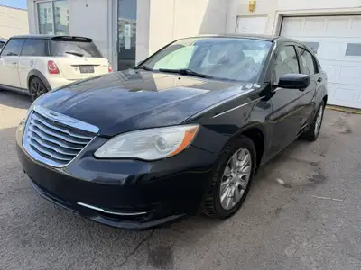 CHRYSLER 200 2013 AUTOMATIQUE FULL AC VITRES ELECTRIQUES, PORTES ELECTRIQUES, MIROIRS ELECTRIQUES NO...