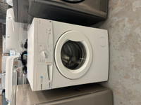2142- Laveuse Moffat frontale blanc white washer 24" frontload