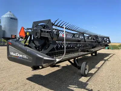 40', Flex Draper, PU Reel, SKD, Poly, Guage, Cross Auger, Transport, Hyd F/A, End Finger Kit, JD Ada...