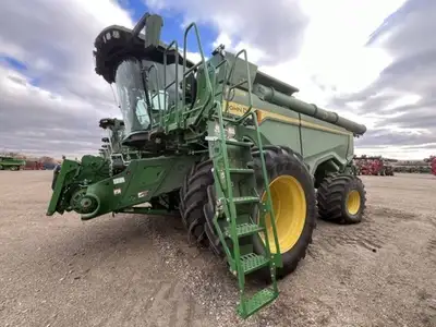 John Deere,13.6L,603HPProdrive XL Transmission w/Power Rear Wheel DriveFirestone,VF71070R42CFOFirest...