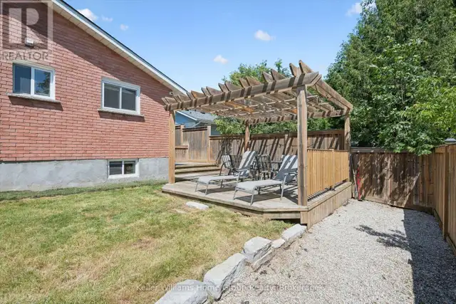273 COLBORNE STREET Centre Wellington (Elora/Salem), Ontario in Houses for Sale in Kitchener / Waterloo - Image 37
