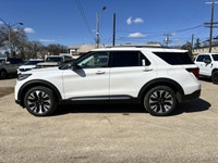 4x4 drive for all-terrain capability - Luxurious leather interior with wood trim - Advanced safety f... (image 3)