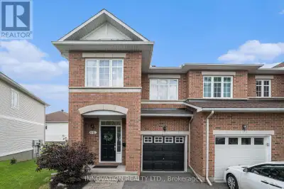 End Unit Townhome on a rare Pie-Shaped Lot in Barrhaven! Welcome to this bright and spacious 3-bedro...