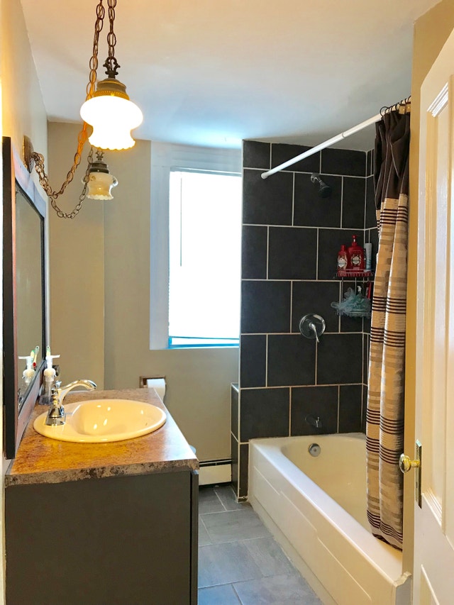 SEPT 1ST Bachelor Apartment in Great Halifax Location Long Term