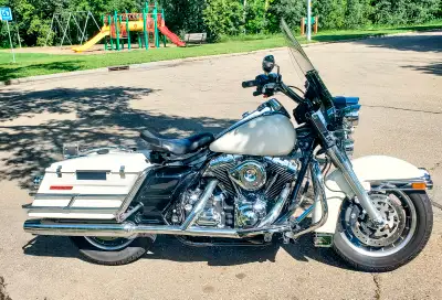 I have a 2008, 103 CI (1688 CC), Six speed, Harley Davidson Road King 42,058 Kms. Lots of upgrades a...