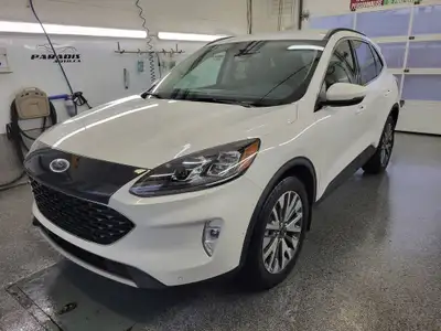 **TITANIUM -AWD-HYBRID-NAVIGATION -CAMÉRA -SIÈGES ET VOLANT CHAUFFANTS -CUIR - CRUISE - BLUETOOTH -...