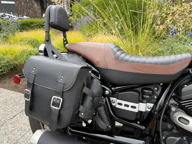2016 Yamaha Bolt C-spec in Street, Cruisers & Choppers in Vancouver - Image 4