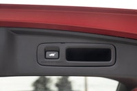 Tires - Rear Performance,Power Steering,Sun/Moonroof,Aluminum Wheels,4-Wheel Disc Brakes,Generic Sun... (image 7)