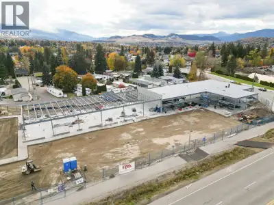 Brand new retail opportunities at Silver Star Gateway Business Park! With flexible unit sizes from a...