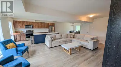 326 S FOUNTAIN Street S Cambridge, Ontario