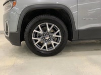 Check out this vehicle's pictures, features, options and specs, and let us know if you have any ques... (image 4)