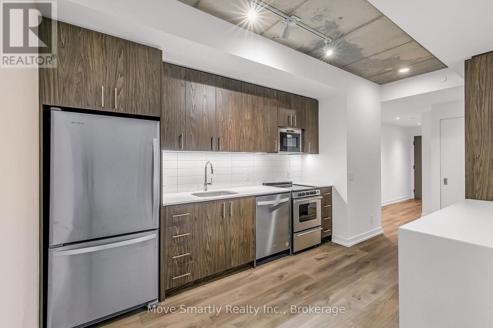 201 - 115 LARCHMOUNT AVENUE Toronto (South Riverdale), Ontario 3