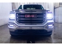 **ACCIDENT FREE - MECHANICALLY CERTIFIED** 106,279 KM This 2018 GMC Sierra 1500 4x4 Crew Cab SLE Kod... (image 4)