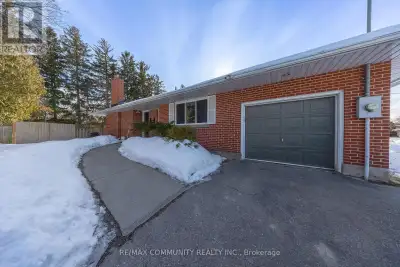 Welcome to this solid bungalow nestled on a quiet dead-end street in Oshawa, just minutes from the W...