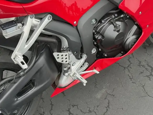 2024 HONDA CBR600RR - RED! in Street, Cruisers & Choppers in Thunder Bay - Image 7