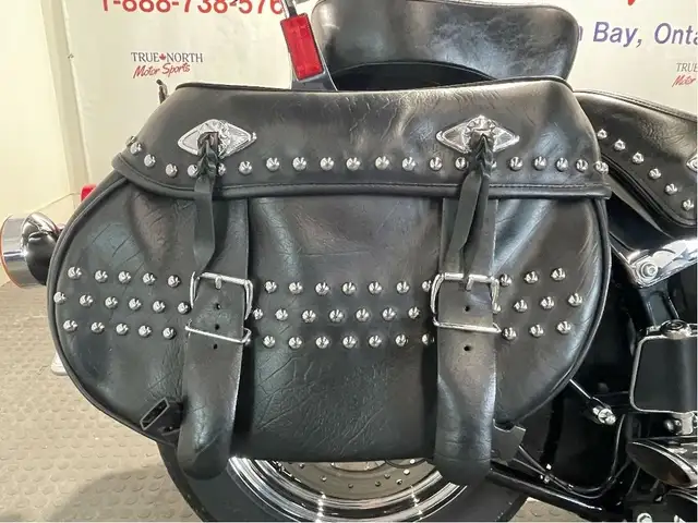 2014 Harley-Davidson Heritage Softail Classic CANADIAN HARLEY/ST in Sport Touring in North Bay - Image 10