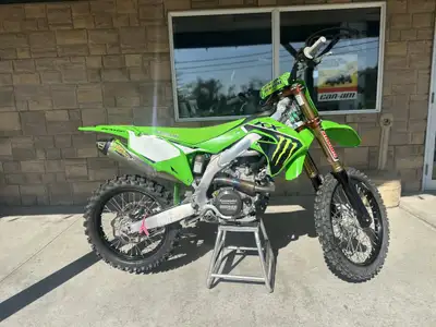 Excellent Condition, Low Hours, Ready to go The KX legacy created a long line of champions. The driv...