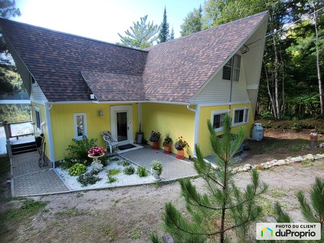 $450,000 - 2 Storey for sale in Lac-St-Paul — photo 1