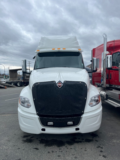 Currently on the lot, the new 2025 International LT 73? Sky-Rise Sleeper! Featuring the all new S13...