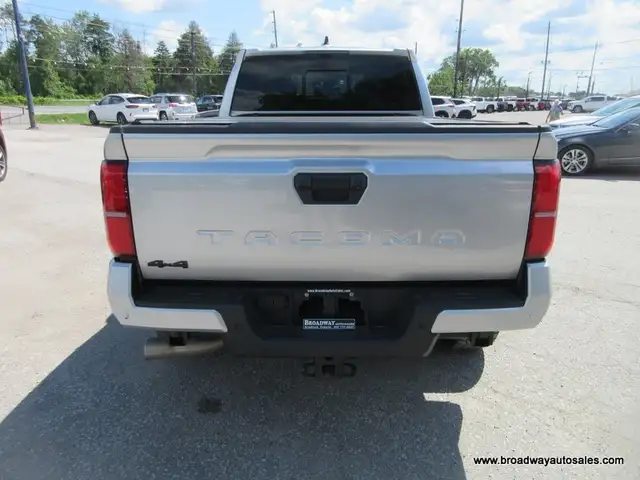2024 Toyota Tacoma LIKE NEW TRD-VERSION 5 PASSENGER 2.4L - DOHC. in Cars & Trucks in Markham / York Region - Image 10