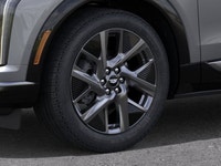 | 33 Display | Super Cruise | 23-Speaker Audio | Glass Roof | Heated Seats | HD Surround Vision | Lu... (image 8)