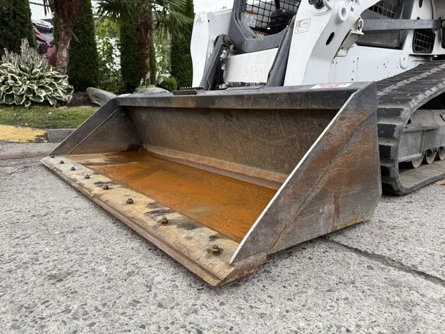 2017 Bobcat T740 Skid Loader in Heavy Trucks in Regina - Image 23